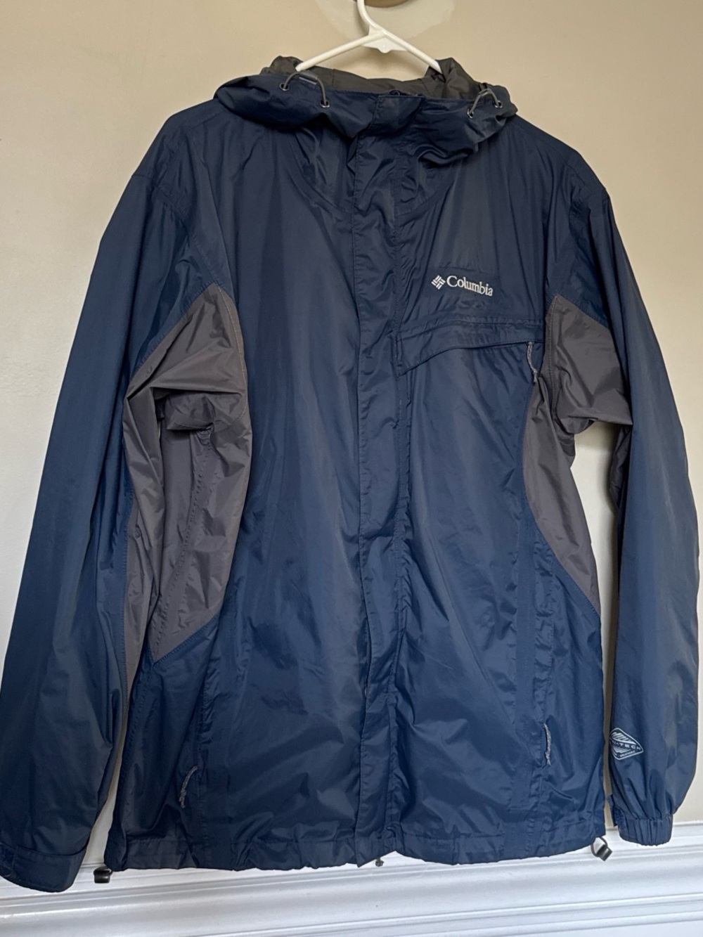 Columbia Men's Navy Waterproof Rain Hooded Jacket